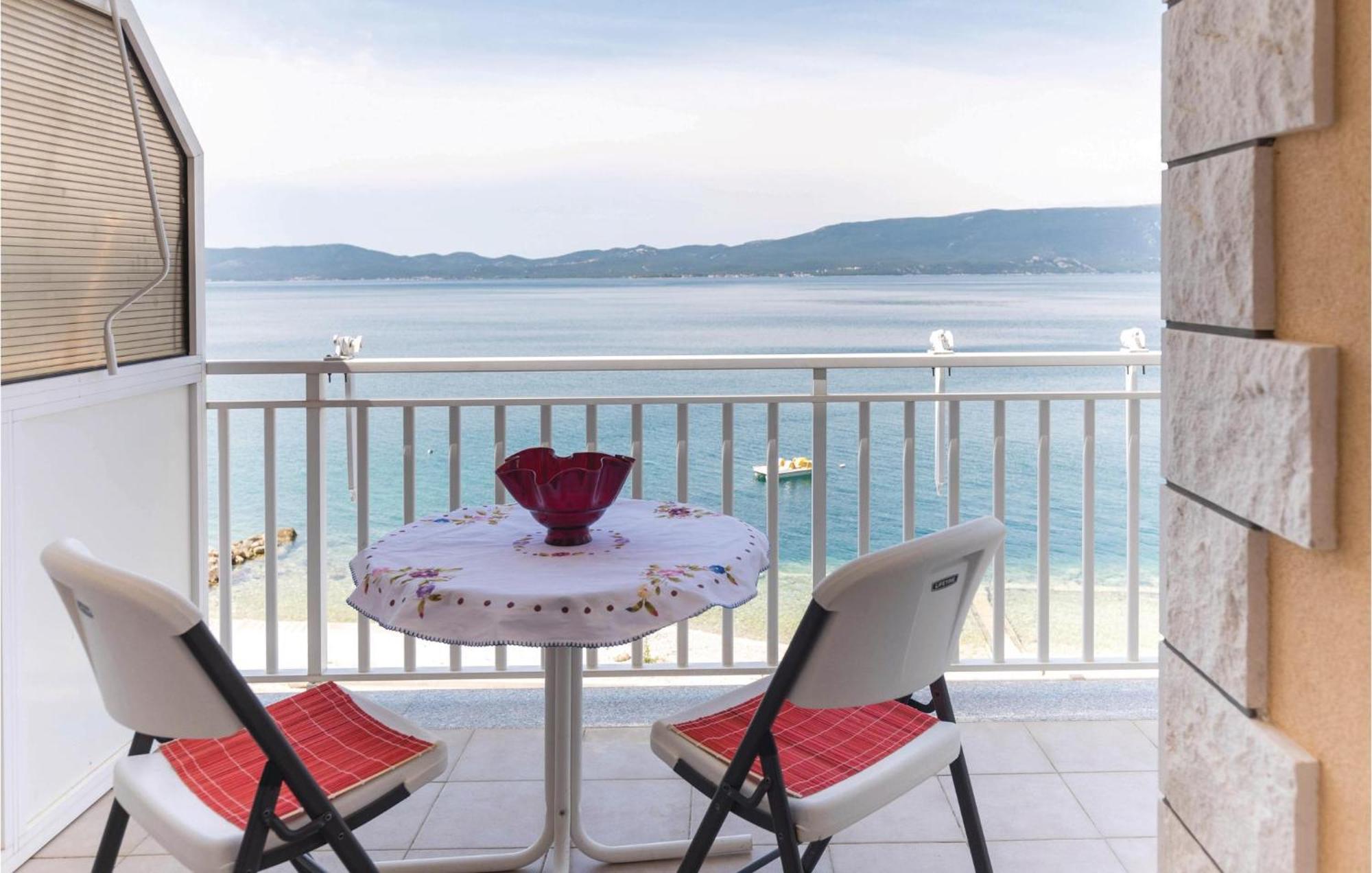 Awesome Apartment In Duba With Wifi Ngoại thất bức ảnh