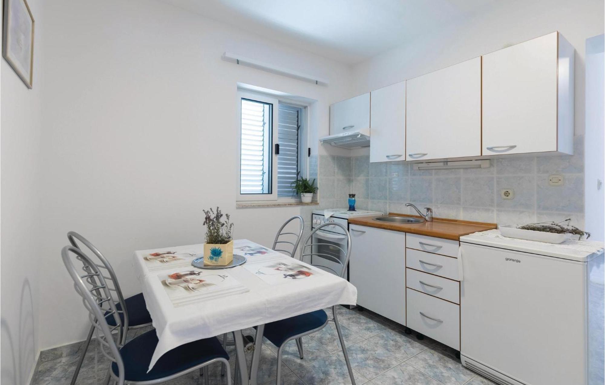 Awesome Apartment In Duba With Wifi Ngoại thất bức ảnh
